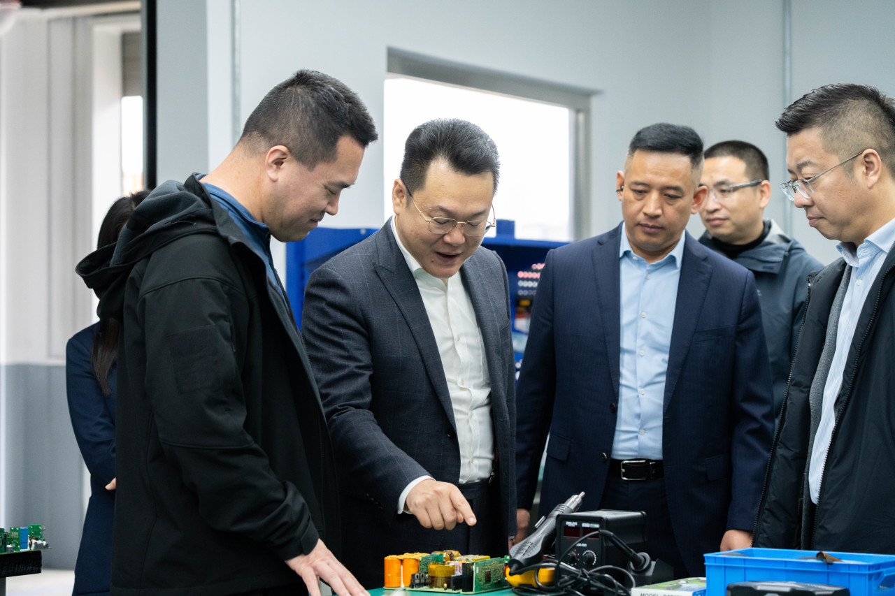 新能源汽车维修