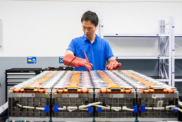 大型经销商为何选电驴 三电检测盈利模式解析 新能源二手车检测标准 经销商省力赚钱方案 电驴MASTER-AI检测系统优势