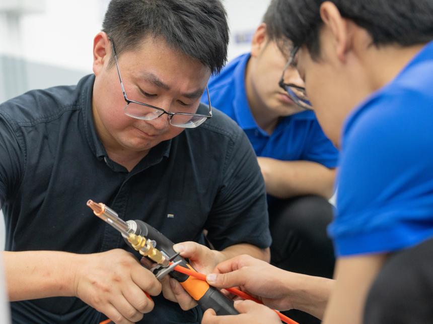 电驴集团激光焊接机专项培训圆满收官