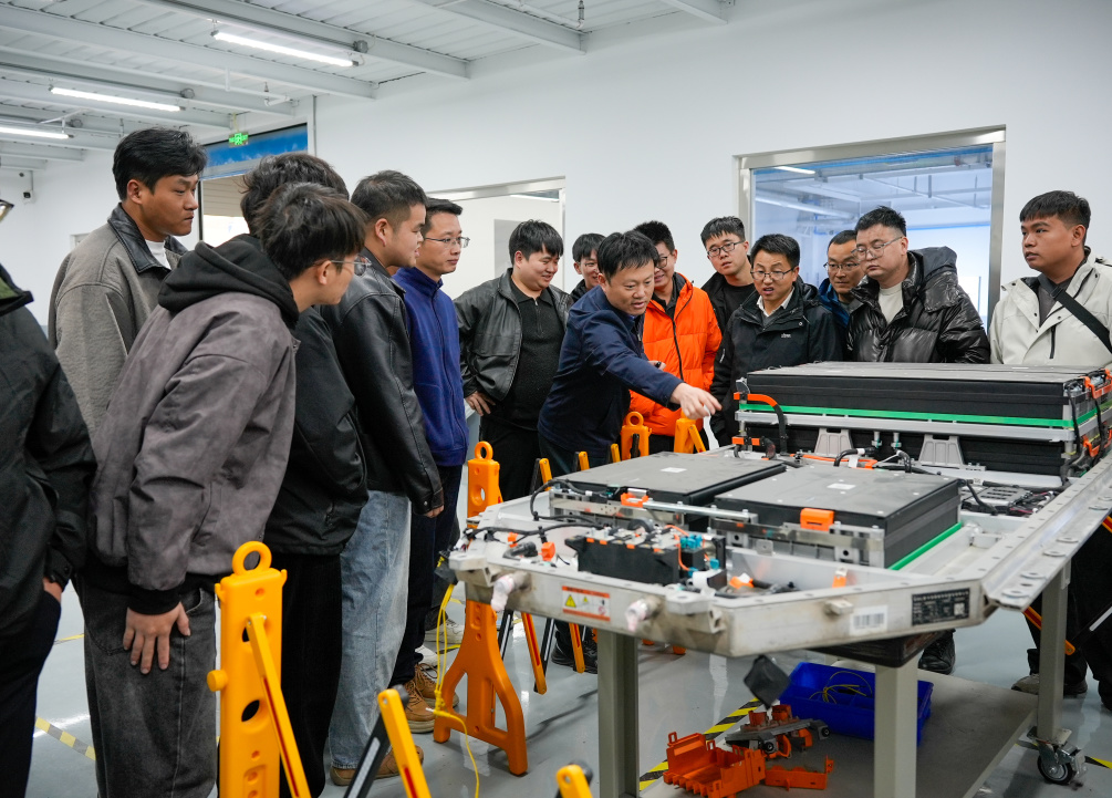 中创新航联合电驴培训开启2025新能源电池系统维修技能培训