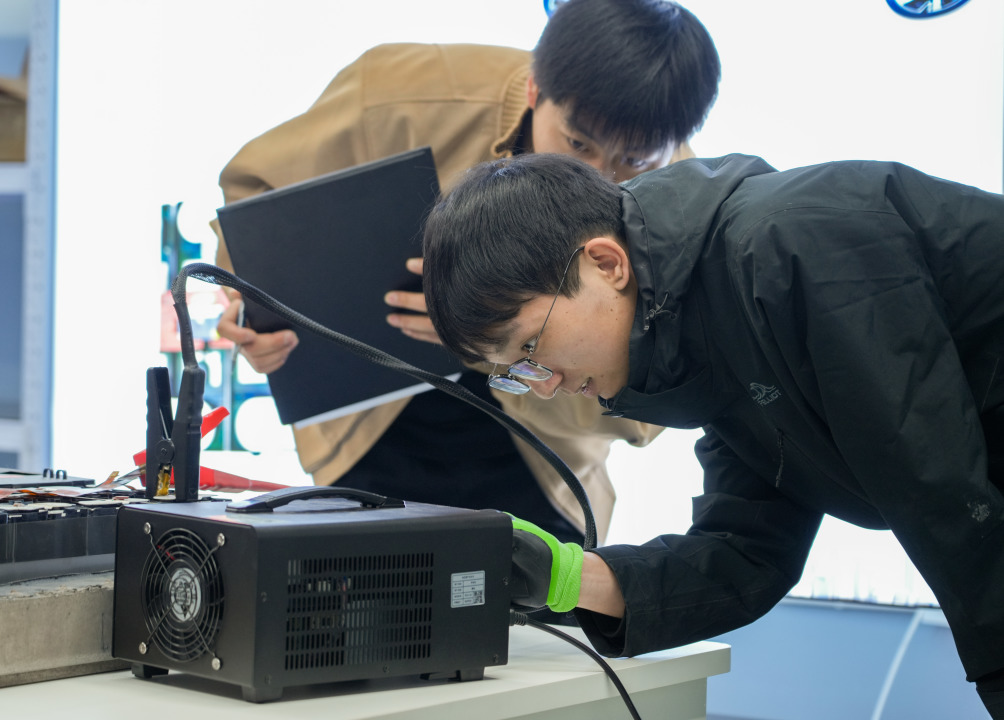 中创新航联合电驴培训开启2025新能源电池系统维修技能培训