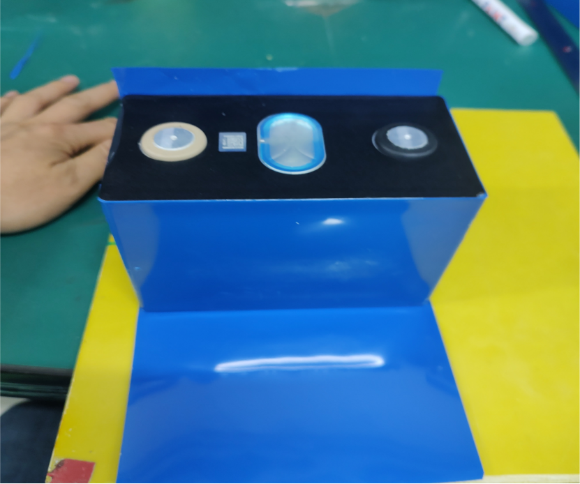 电芯覆盖绝缘蓝膜操作流程分享