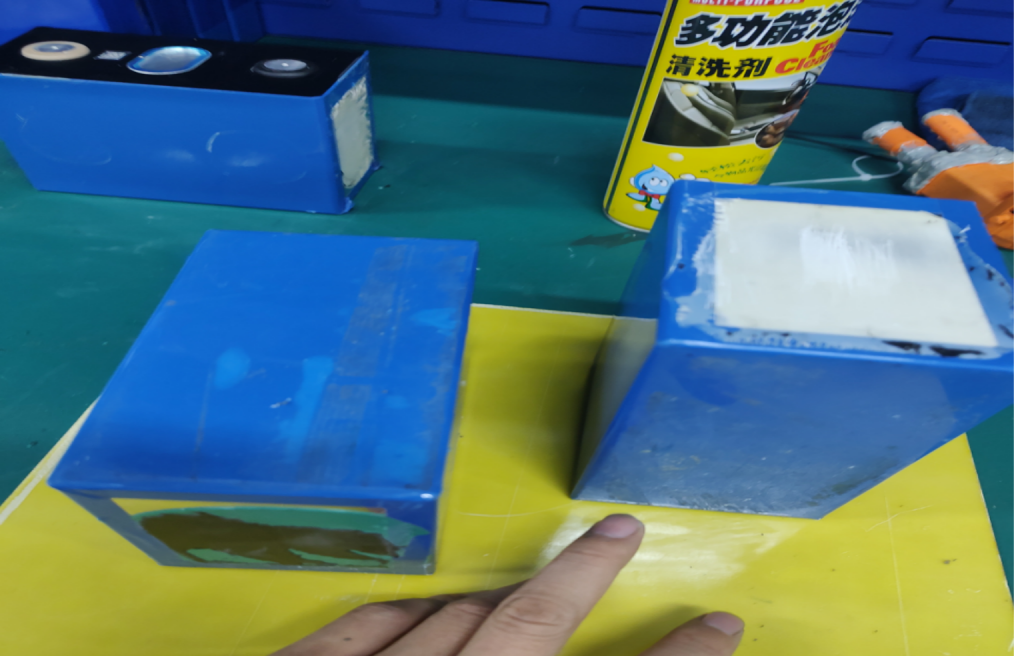 电芯覆盖绝缘蓝膜操作流程分享