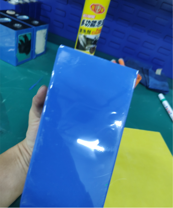 电芯覆盖绝缘蓝膜操作流程分享