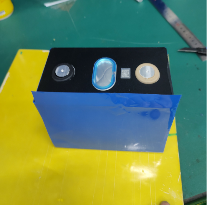 电芯覆盖绝缘蓝膜操作流程分享