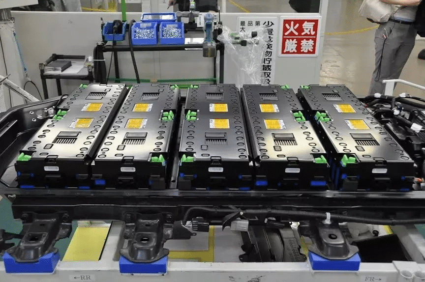 电车电池;电驴闪修;电池发展史